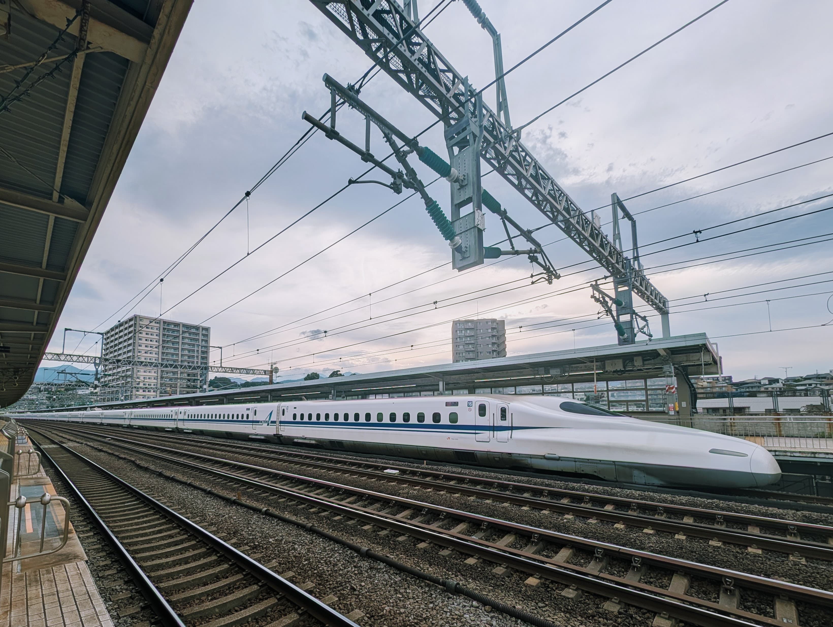 A Shinkansen at the platform in Odawara.